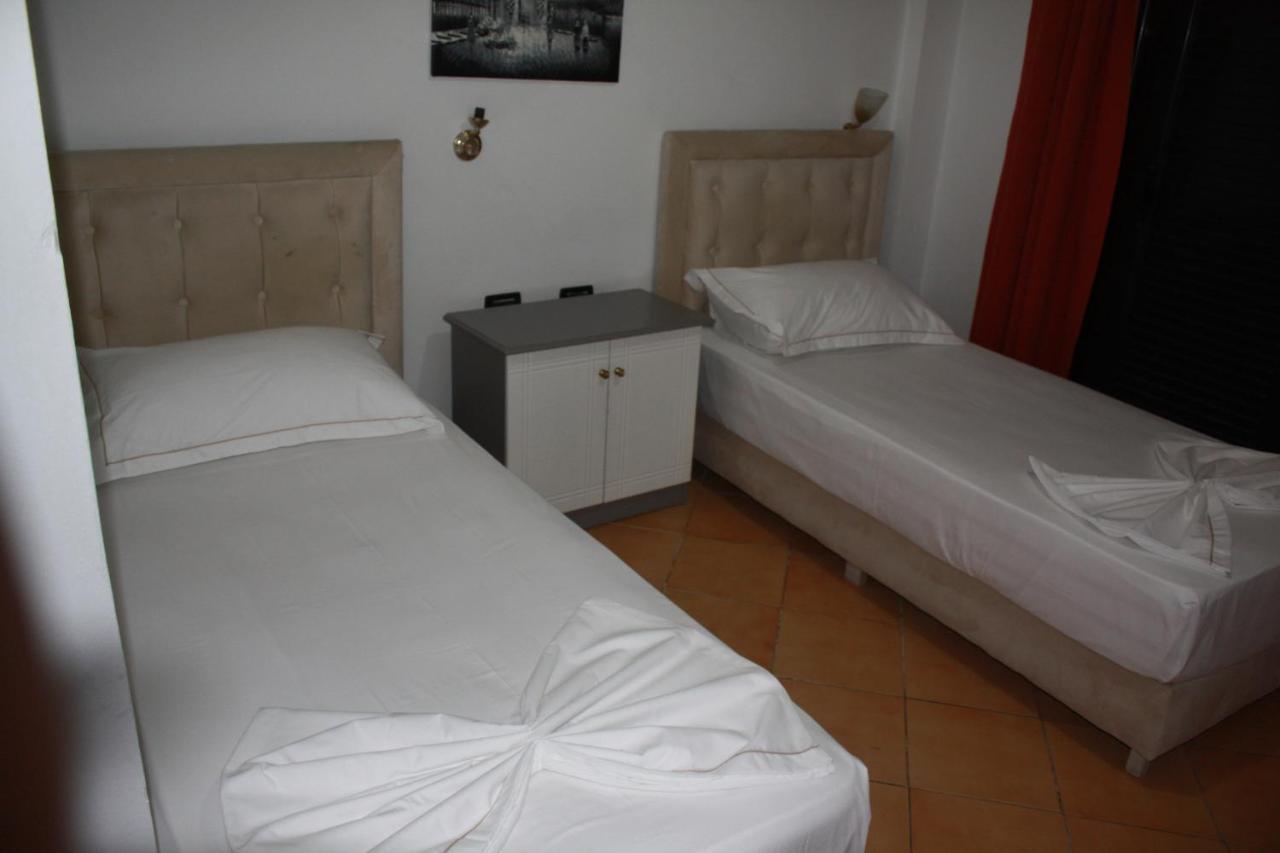 Kanina Hotel&Hostel Saranda Extérieur photo