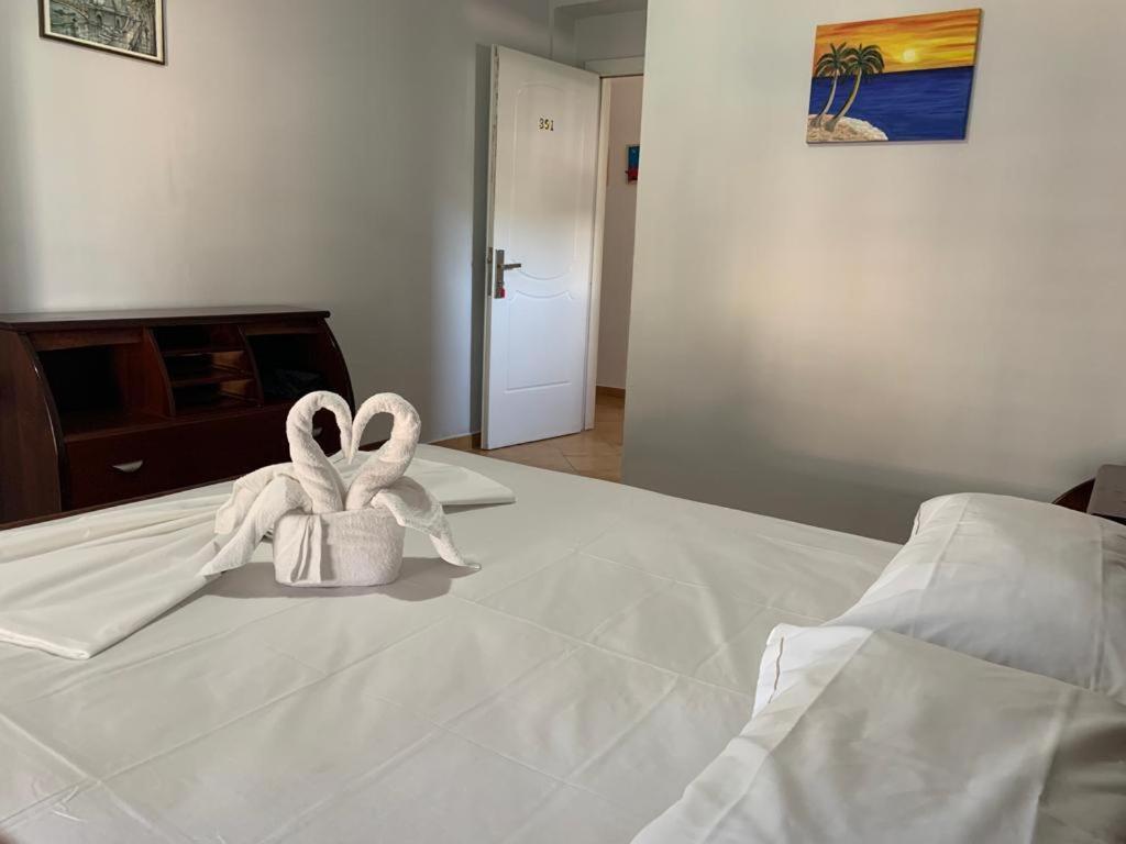 Kanina Hotel&Hostel Saranda Extérieur photo