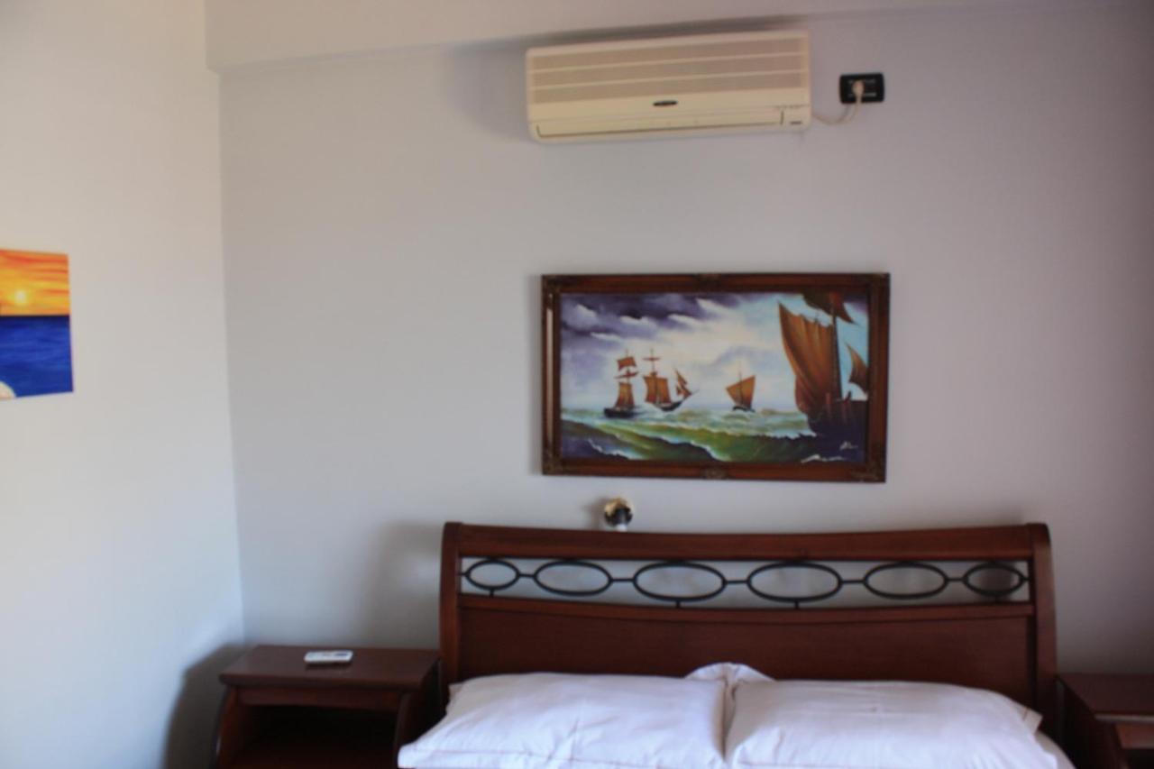 Kanina Hotel&Hostel Saranda Extérieur photo