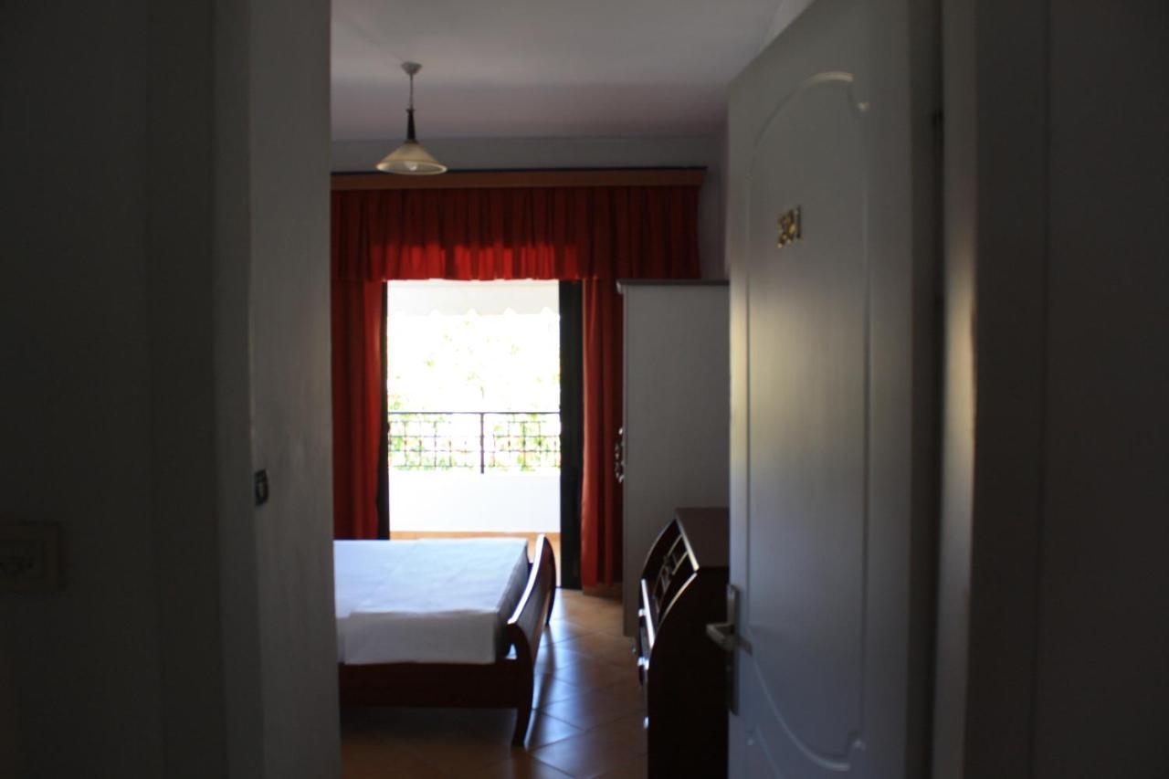 Kanina Hotel&Hostel Saranda Extérieur photo