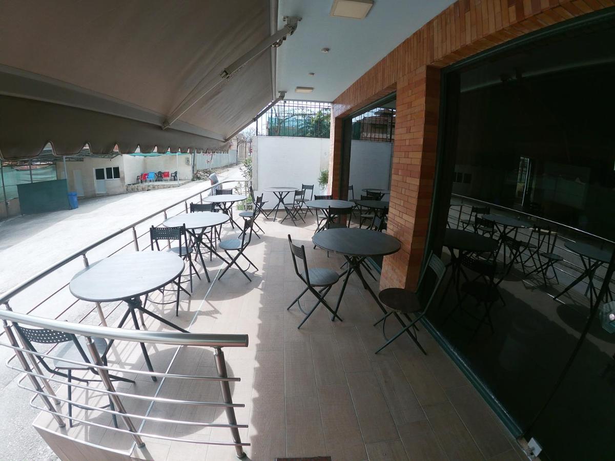 Kanina Hotel&Hostel Saranda Extérieur photo