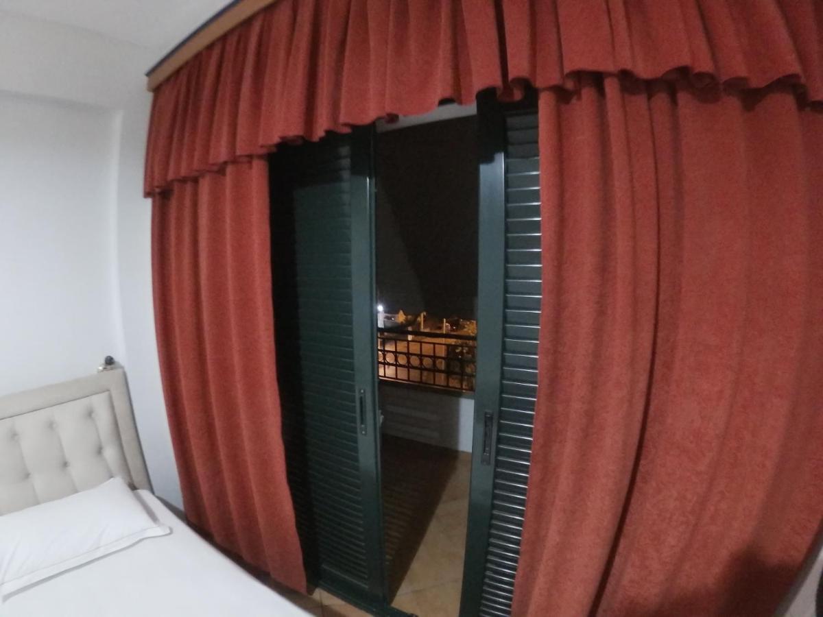 Kanina Hotel&Hostel Saranda Extérieur photo
