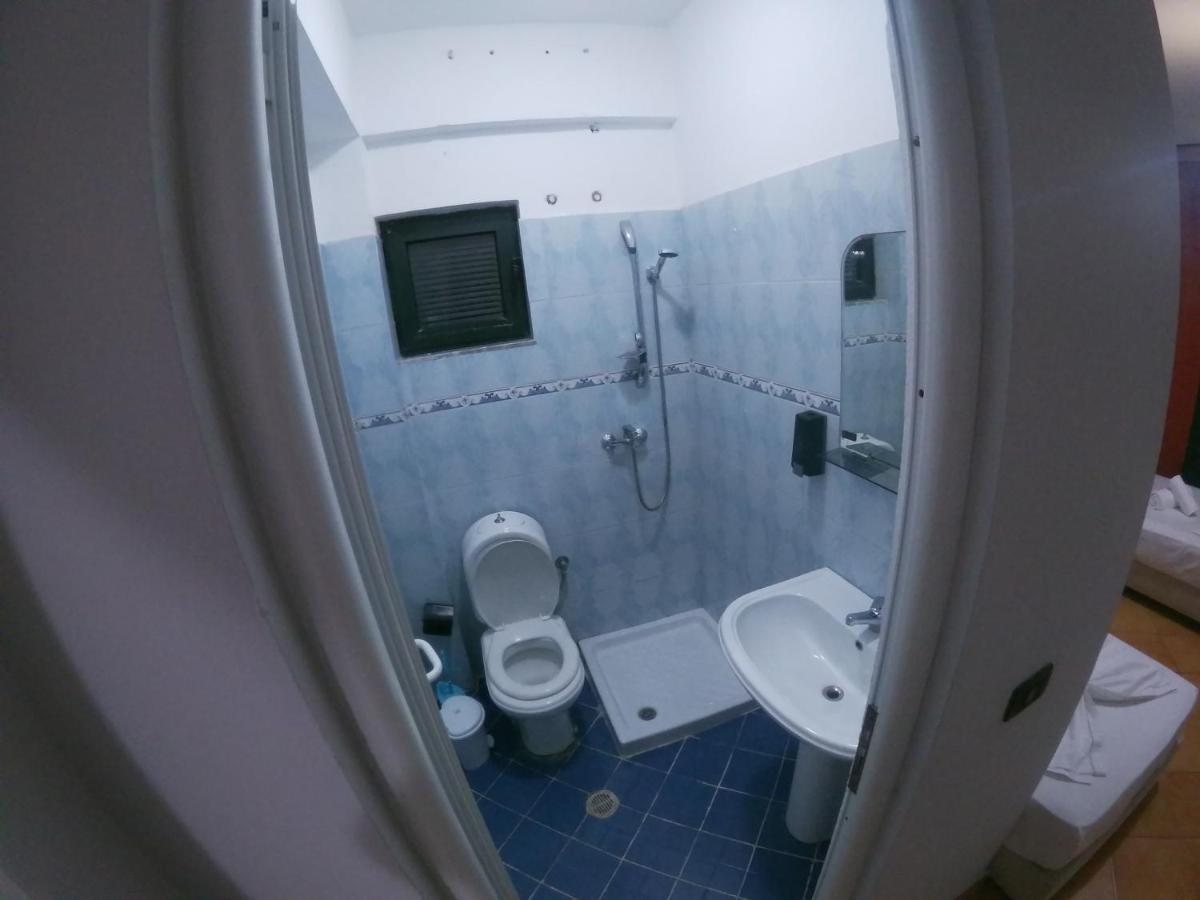 Kanina Hotel&Hostel Saranda Extérieur photo